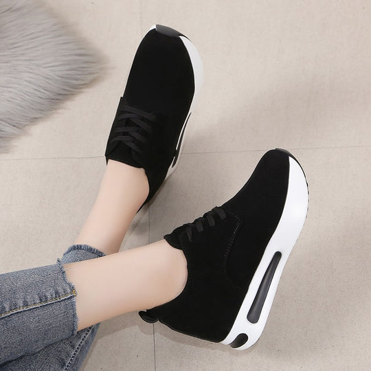 Damen Sneakers mit elegantem Plateau und atmungsaktiver Sohle EB