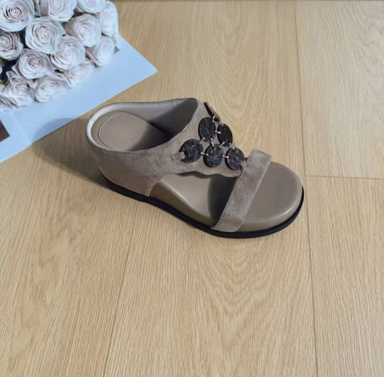 Damen elegante Keil-Pantoletten mit exklusiven Verzierungen EB