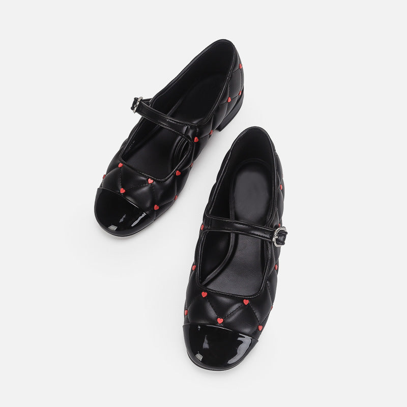 Damen Elegante Ballerinas mit verstellbarem Riemen und geschmackvollem Lackdetail EB