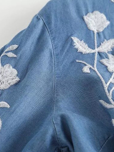 Damen gestickte Bluse mit feinen Rüschendetails EB