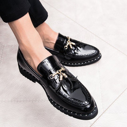 Damen Elegante Mokassins mit goldenen Anhängern EB