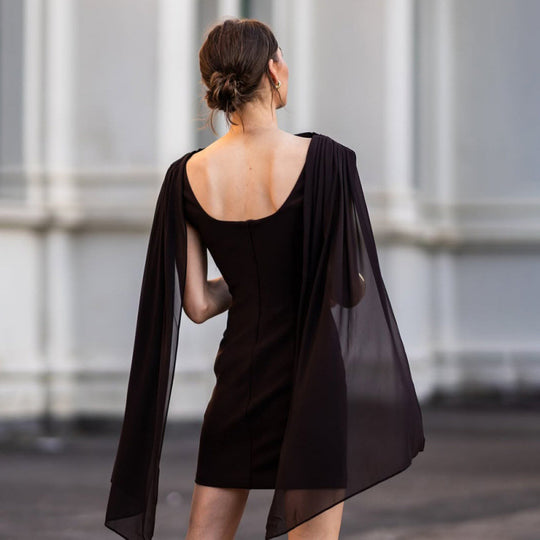 Damen Elegantes Cocktailkleid mit drapierter Schulterpartie und figurbetontem Schnitt EB