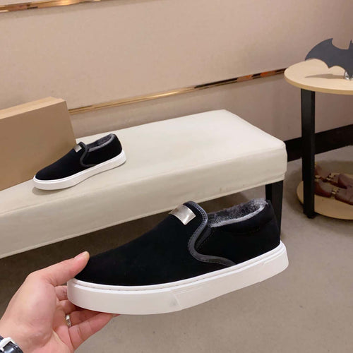 Damen Slip-On Sneakers mit bequemer Fütterung und modischem Detail EB