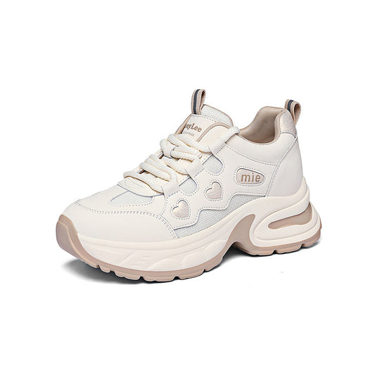 Damen Sportliche Chunky Sneakers mit Herz-Details und dämpfender Sohle EB
