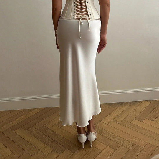 Damen elegantes Satin-Kleid mit feinen Spitzenakzenten EB