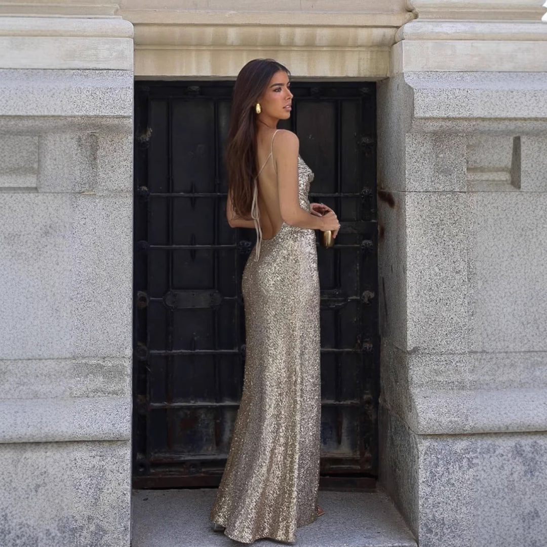 Damen Glamouröses Abendkleid mit tiefem Rückenausschnitt und schimmerndem Material EB
