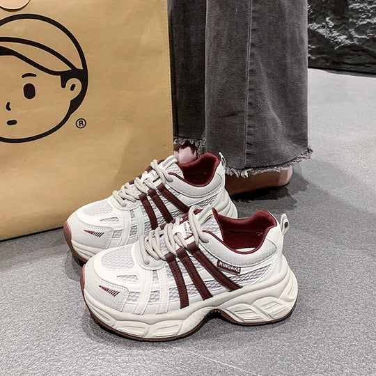 Damen Sportliche Sneakers mit atmungsaktiven Mesh-Einsätzen und stabiler Sohle EB