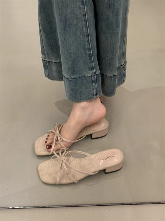 Damen elegante Riemchen-Pantoletten mit modischem Schnitt und bequemer Sohle EB