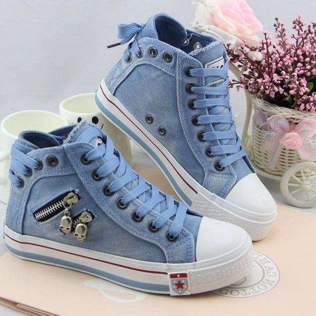 Damen Hohe Sneaker aus Denim mit dekorativen Details EB