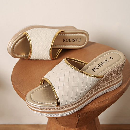 Damen Wedge-Pantoletten mit feinen Details und Komfortsohle EB