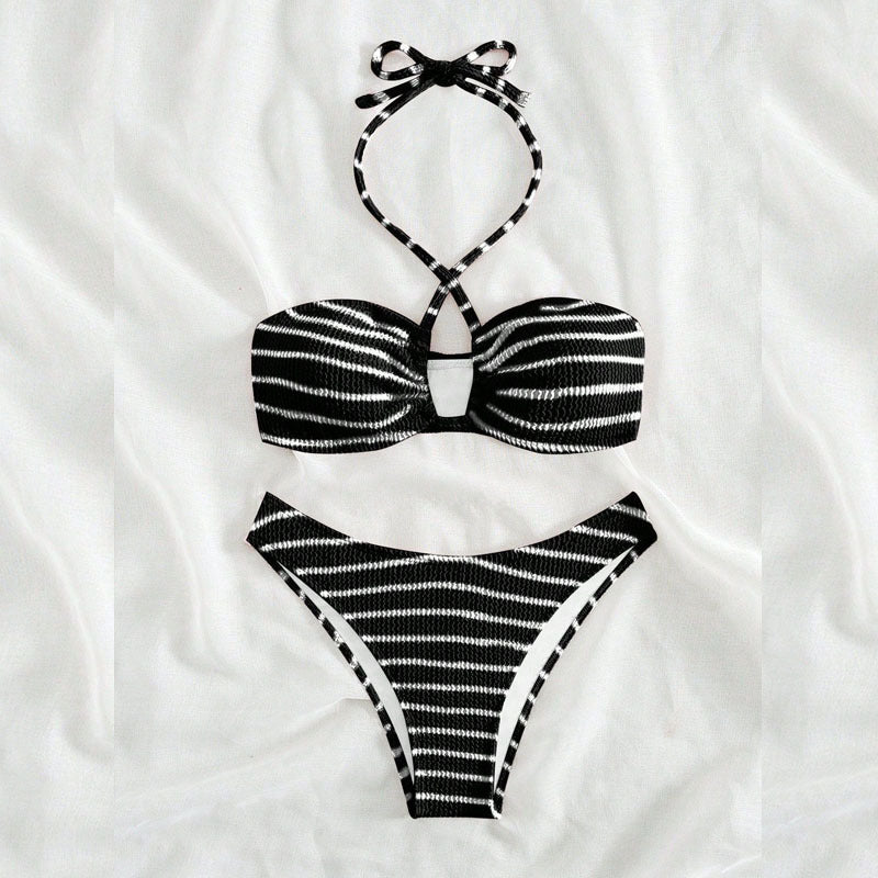 Damen Bandeau-Bikini mit verspieltem Schnitt und trendigen Bindebändern EB