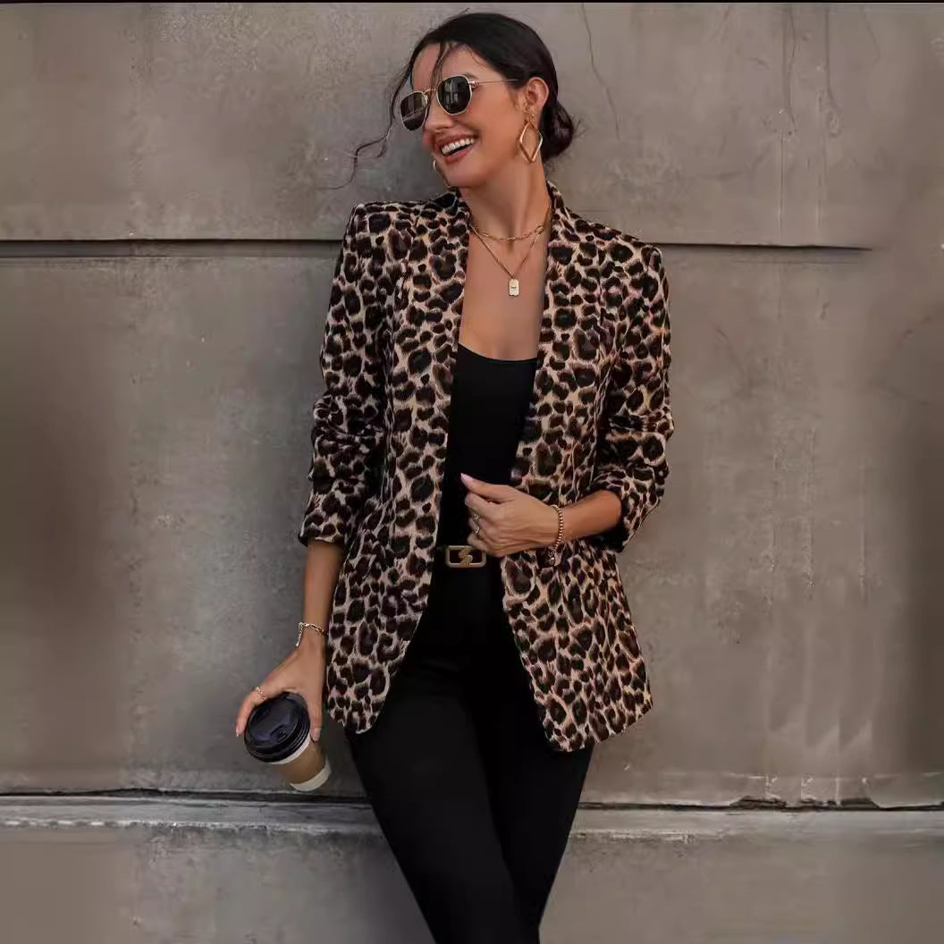 Damen modischer Blazer mit Leopardenmuster und taillierter Passform EB