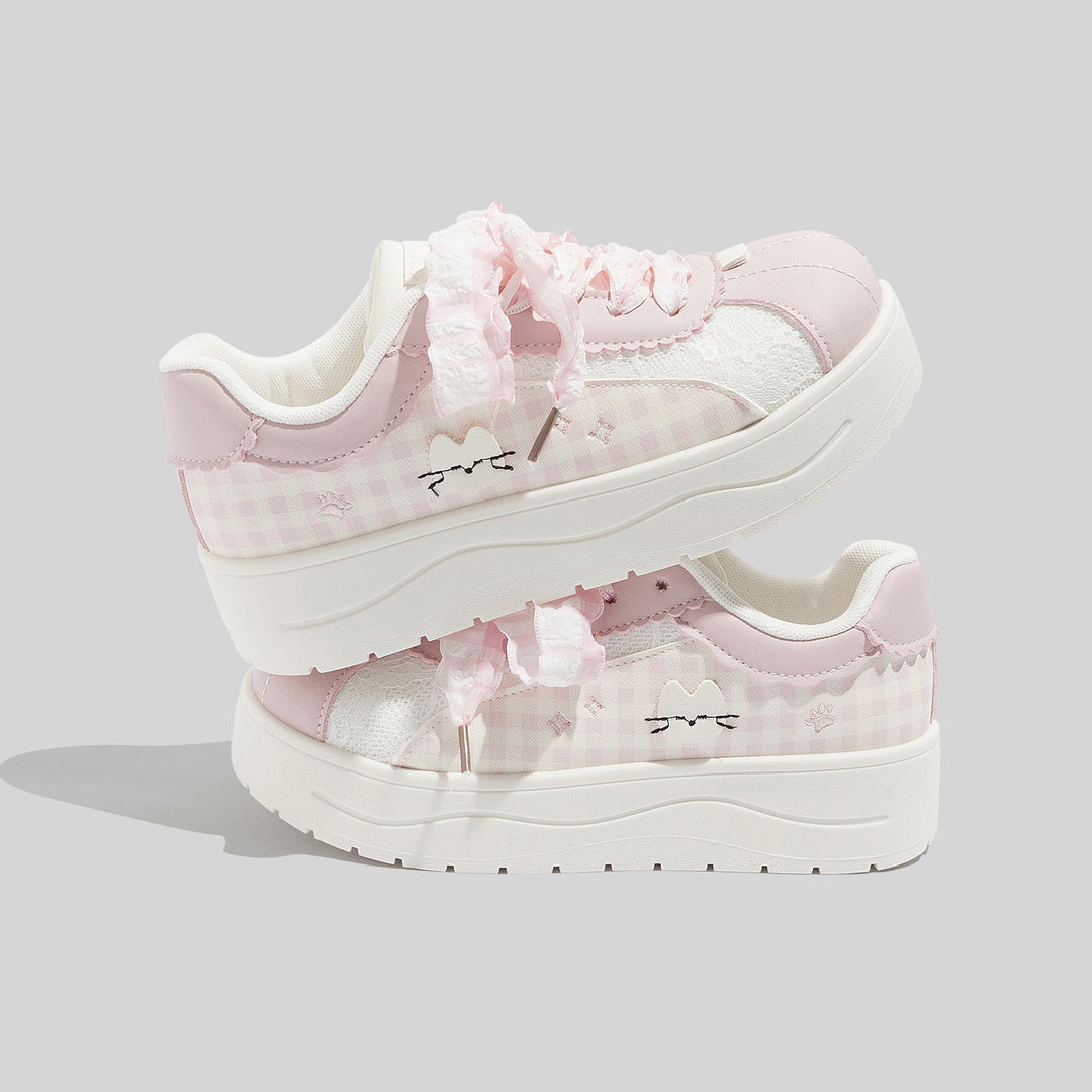 Damen Sneakers mit niedlichem Karo-Muster und verspielten Rüschen von EB