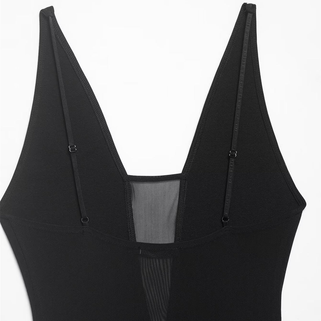 Damen Badeanzug mit tiefem V-Ausschnitt und innovativen Netzdetails EB