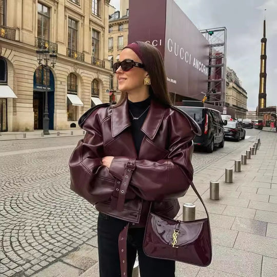 Damen cropped Kunstlederjacke mit Finish und asymmetrischem Kragen EB