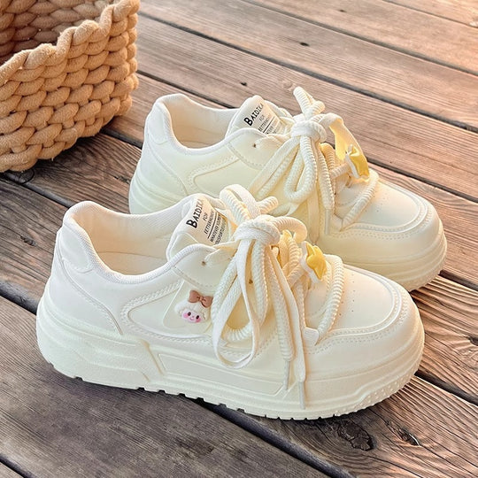 Damen Sportliche Sneaker mit dekorativen Tierapplikationen und dämpfender Sohle EB