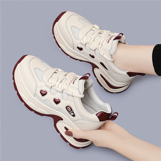Damen Sportliche Chunky Sneakers mit Herz-Details und dämpfender Sohle EB