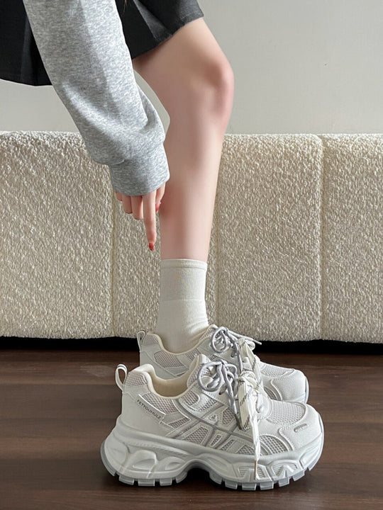 Damen Sportliche Chunky Sneakers mit atmungsaktivem Mesh-Obermaterial und rutschfestem Profil EB