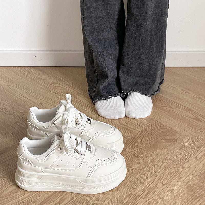 Damen Sportliche Plateau Sneaker mit ausgeprägter Dämpfung und modischem Design EB