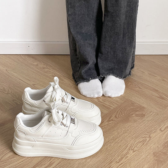 Damen Sportliche Plateau Sneaker mit ausgeprägter Dämpfung und modischem Design EB