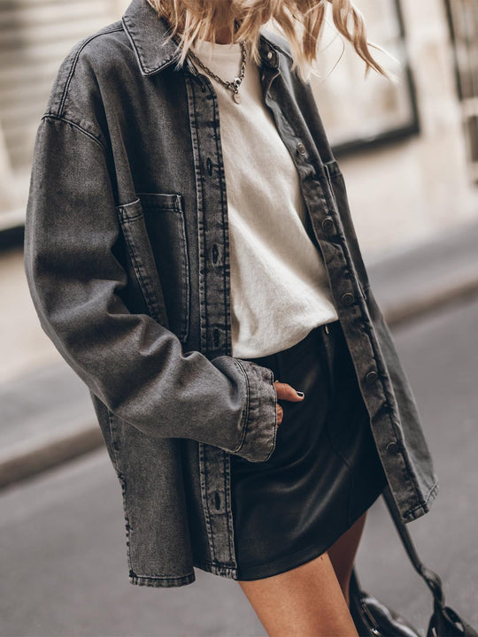 Damen Oversized Denimjacke mit moderner Waschung und praktischen Taschen EB