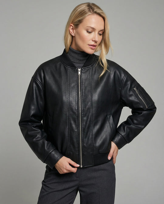 Damen oversized Lederimitat-Überjacke mit kurzem Stehkragen, verdecktem Reißverschluss und markanten Längsnähten EB