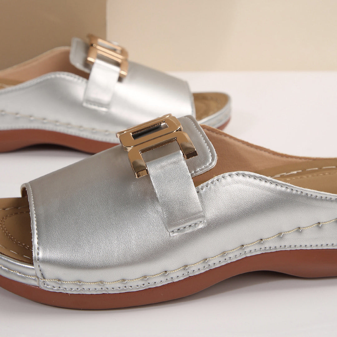 Damen Elegante Mules mit modischem Goldakzent und komfortablem Fußbett EB