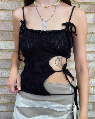 Damen gehäkeltes Top mit offenen Details und raffinierten Schnürungen EB