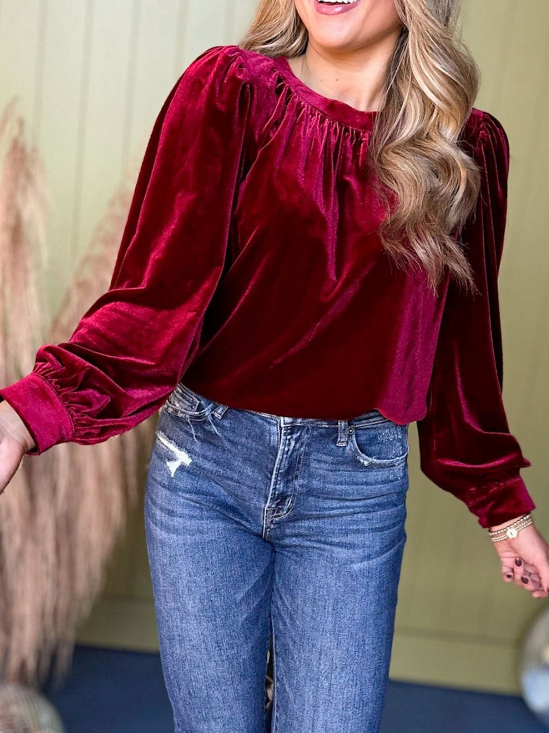 Damen Samtbluse mit Ballonärmeln und gerafftem Stehkragen EB