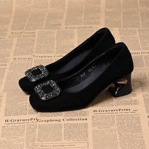 Damen Elegante Pumps mit glamourösem Schmuckdetail EB
