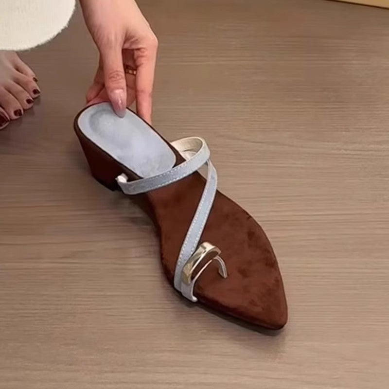 Damen Wedgesandalen mit seitlichem Schnallenakzent und eleganter Riemenkonstruktion EB