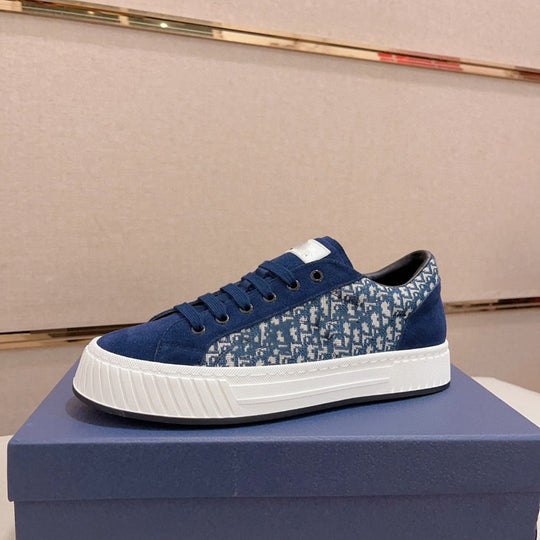 Damen modische Sneakers aus hochwertigem Wildleder mit eleganter Druckstruktur EB
