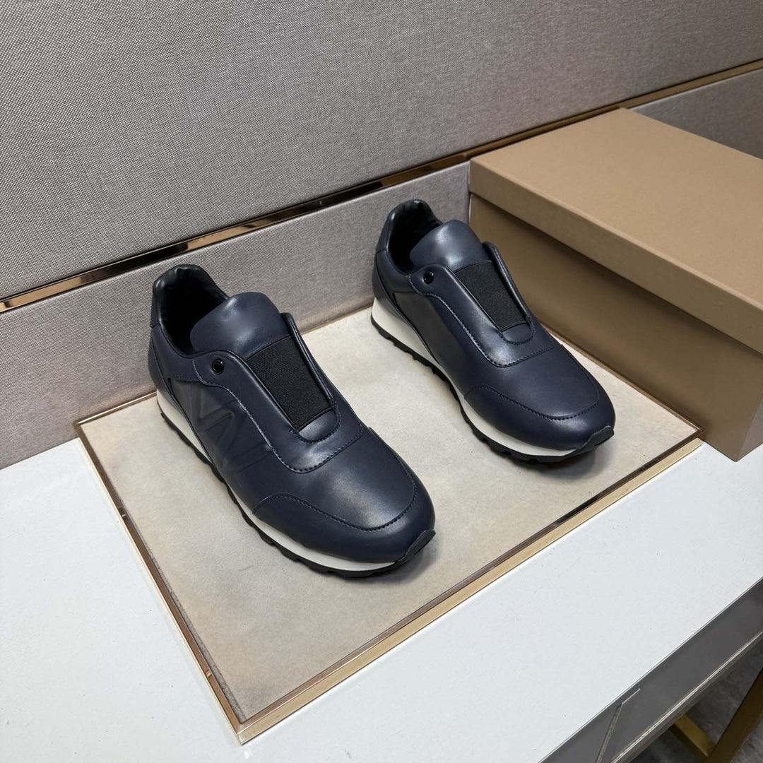 Damen Modische Slip-On Sneakers mit elastischem Einstieg und rutschfester Sohle EB