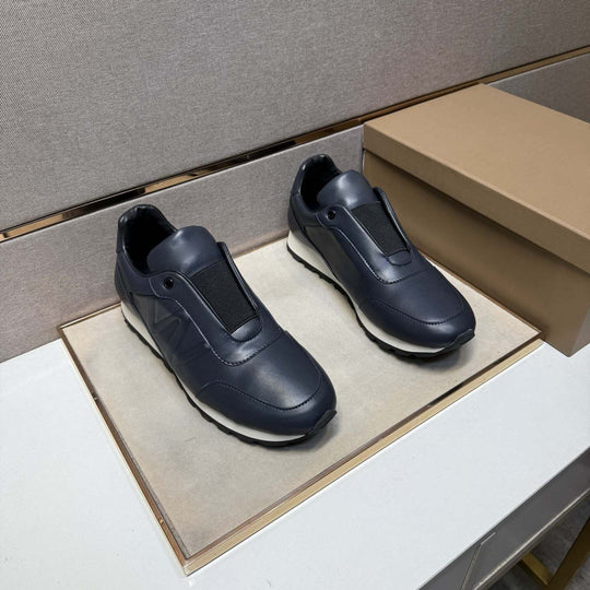 Damen Modische Slip-On Sneakers mit elastischem Einstieg und rutschfester Sohle EB