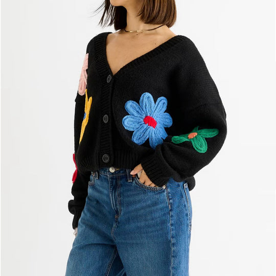 Damen Cardigan mit dreidimensionalen Blumenapplikationen und V-Ausschnitt EB