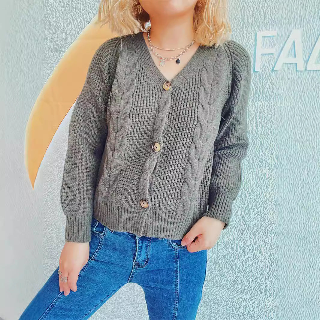 Damen Strickjacke mit Zopfdesign und bequemen Knopfdetails EB