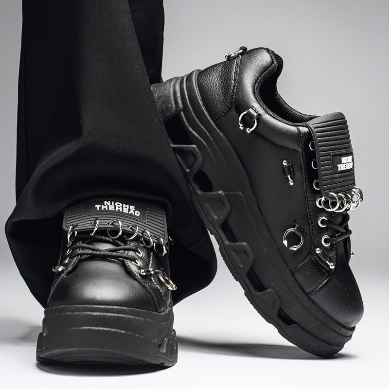 Unisex Plateau-Sneaker im Punk-Urban-Stil mit Metallringen und markanter Profilsohle EB
