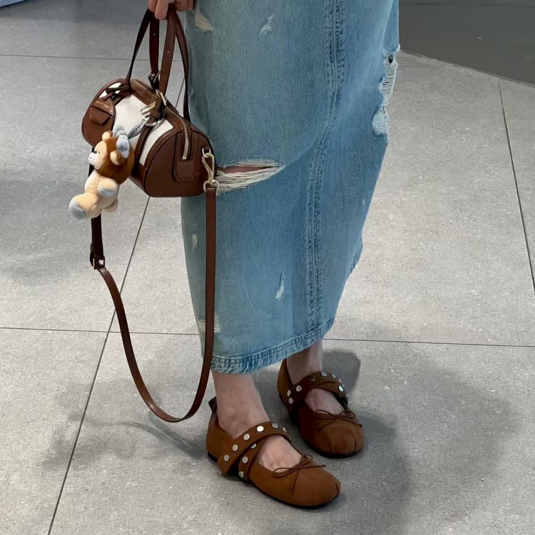 Damen Ballerinas mit modischem Riemendesign und dekorativen Metallakzenten EB