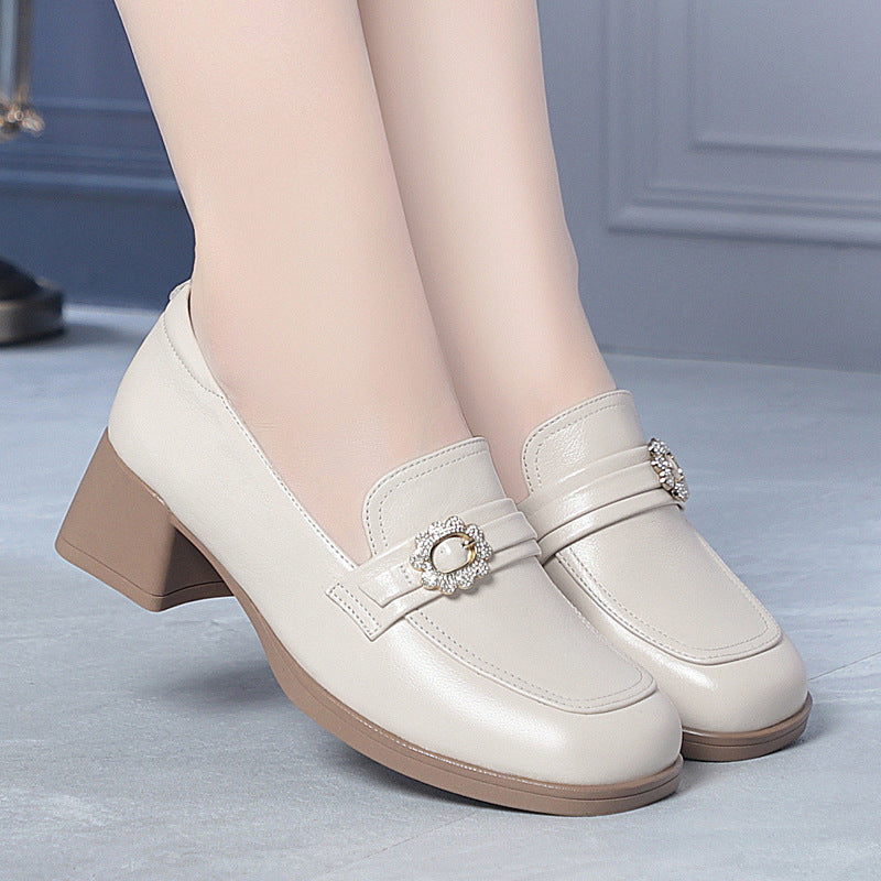 Damen Elegante Mokassins mit modischem Schmuckdetail und komfortablem Blockabsatz EB