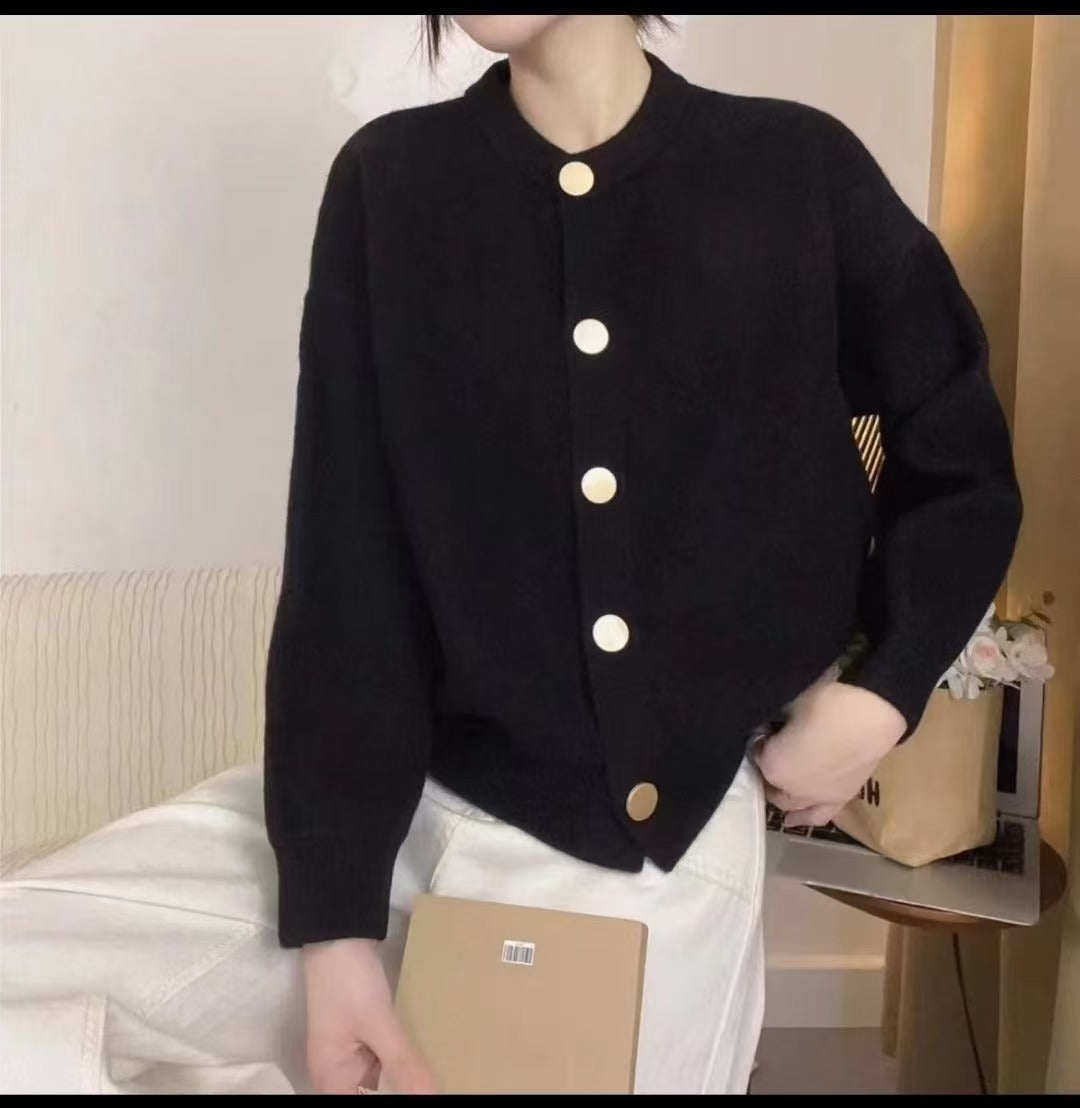 Damen Kuschelige Strickjacke mit großen Knöpfen und elegantem Design EB