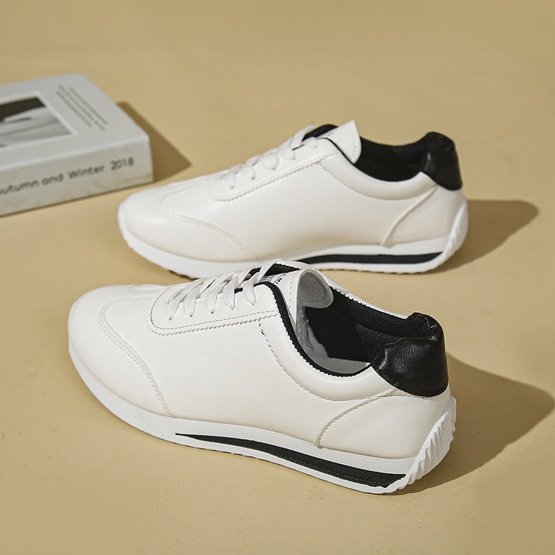Damen Sneaker mit leichter Keilsohle und kontrastfarbenem Fersenpatch EB