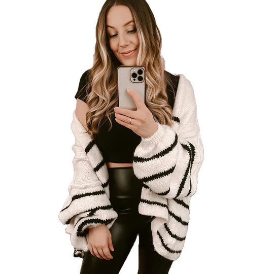 Damen Strickjacke mit voluminösen Ärmeln und modischen Streifen EB