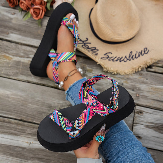 Damen Komfortable Wedge-Sandalen mit buntem Ethno-Muster EB