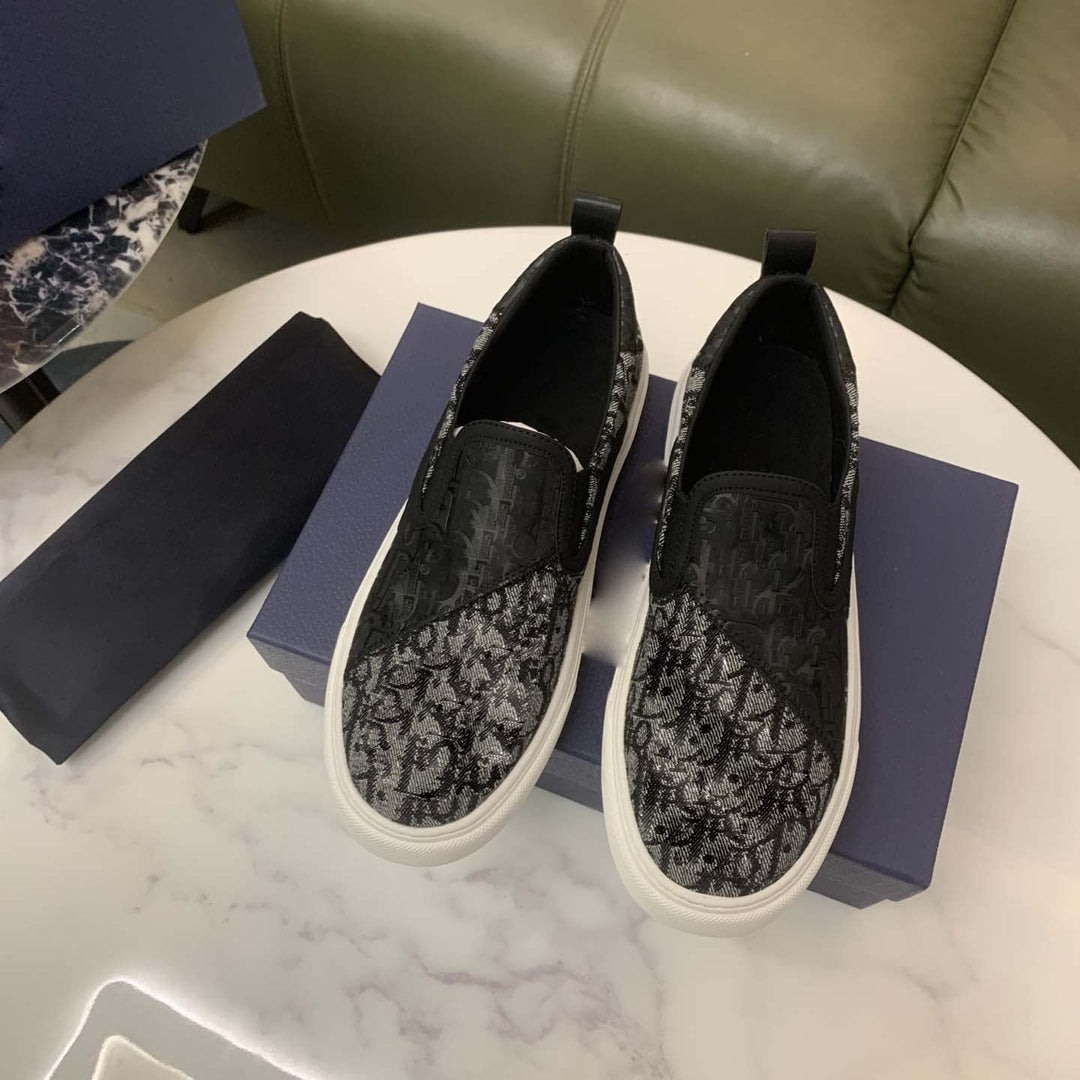 Damen Slip-On Sneakers mit eleganter Textur und komfortablem Fußbett EB