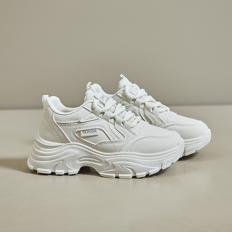 Damen Sportliche Sneakers mit dämpfender Sohle und trendigem Design EB