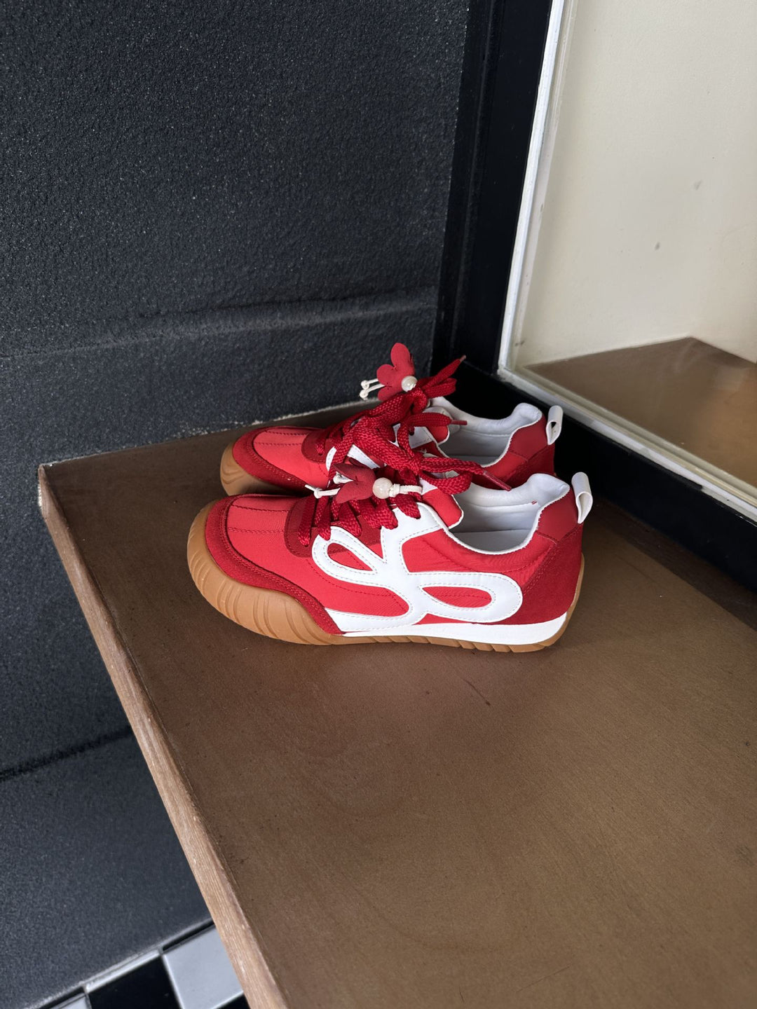 Damen Sportliche Sneakers mit hochwertiger Wildleder-Oberfläche und rutschfester Sohle EB