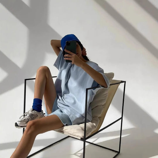 Damen sportliches Set aus lässigem T-Shirt und bequemen Shorts EB