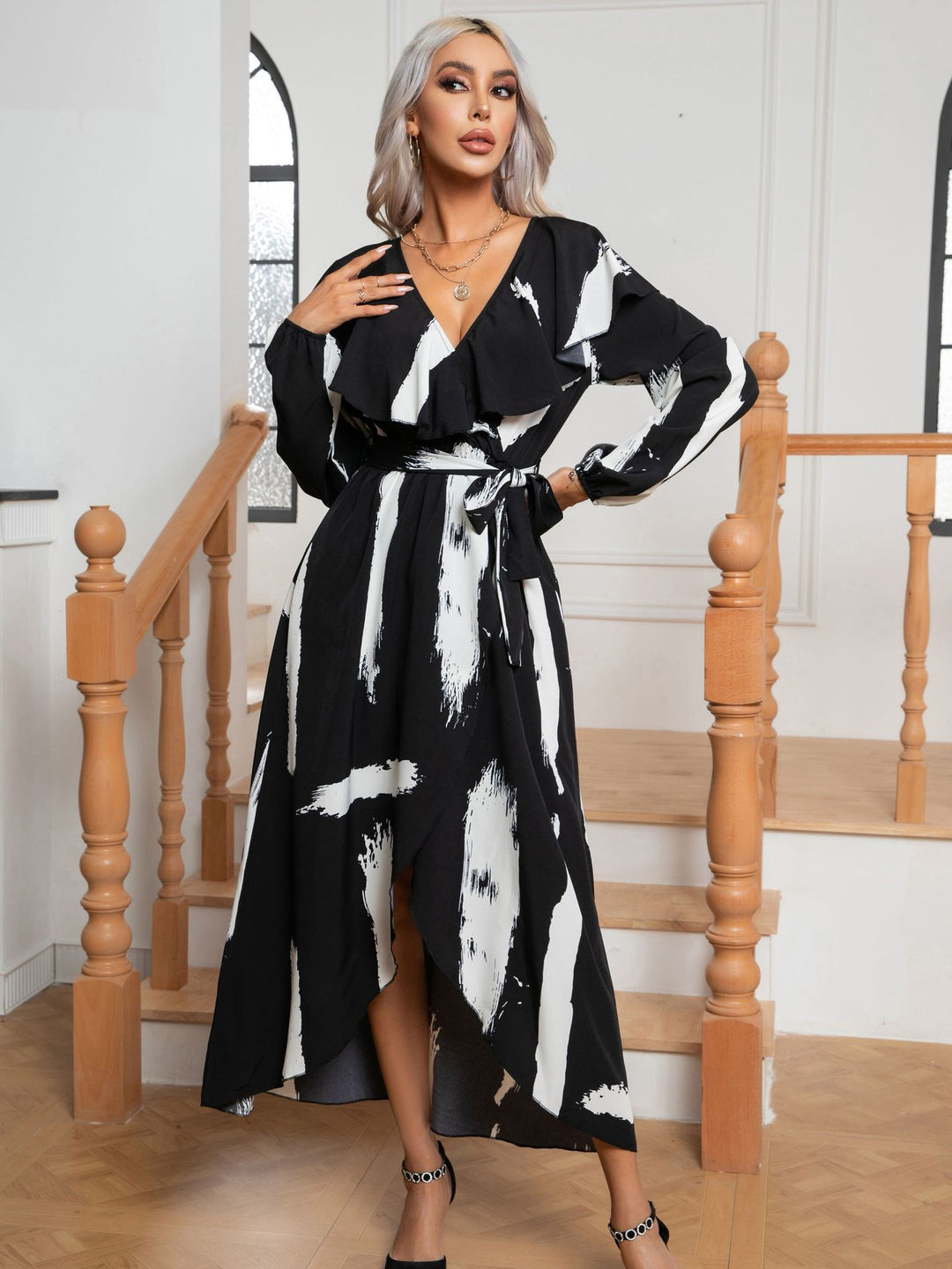 Damen Maxikleid mit asymmetrischem Saum und aufregendem Rüschendesign EB
