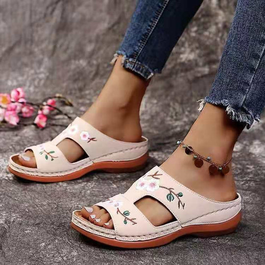 Damen Bequeme und elegante Pantoletten mit floralem Stickdesign EB