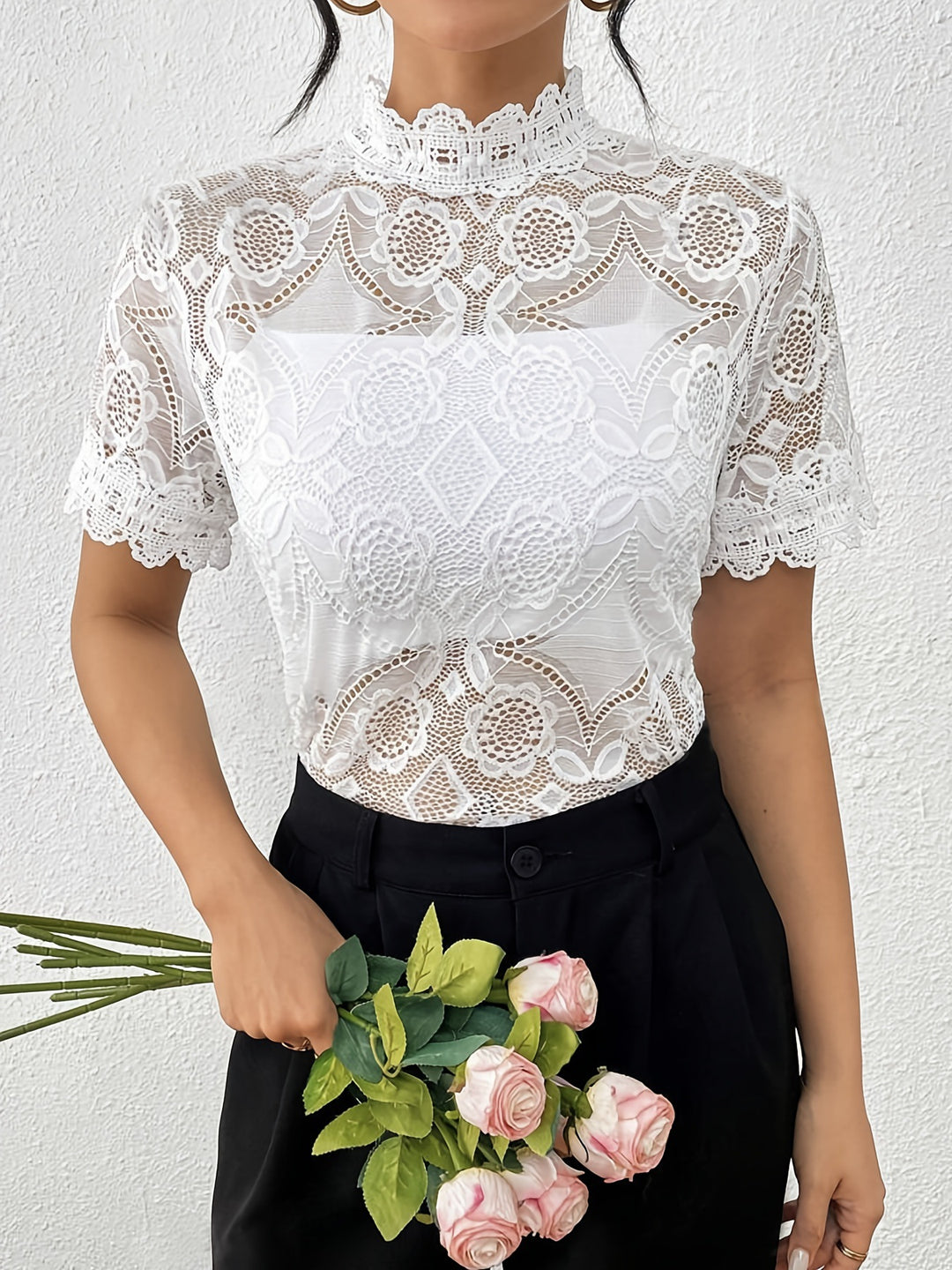 Damen Spitzentop mit Stehkragen und romantischen Details EB